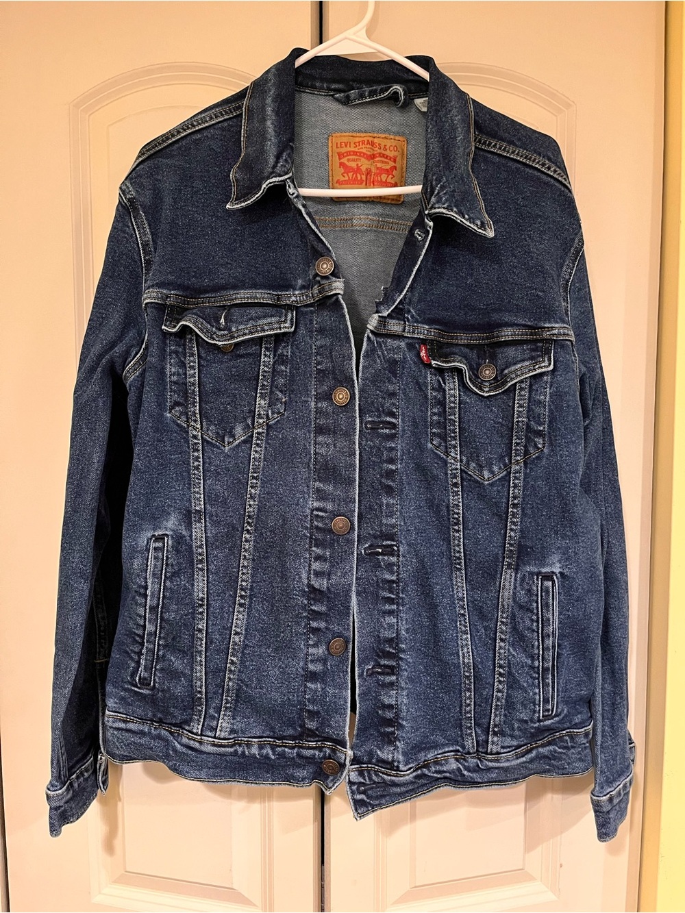 Men’s Levi Jean jacket as large like new